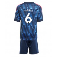 Stroje piłkarskie Arsenal Gabriel Magalhaes #6 Koszulka Wyjazdowej dla dzieci 2025-26 Krótki Rękaw (+ szorty)